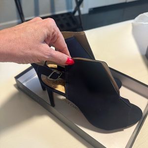 👠 Vince Camuto Retsie heels size 8